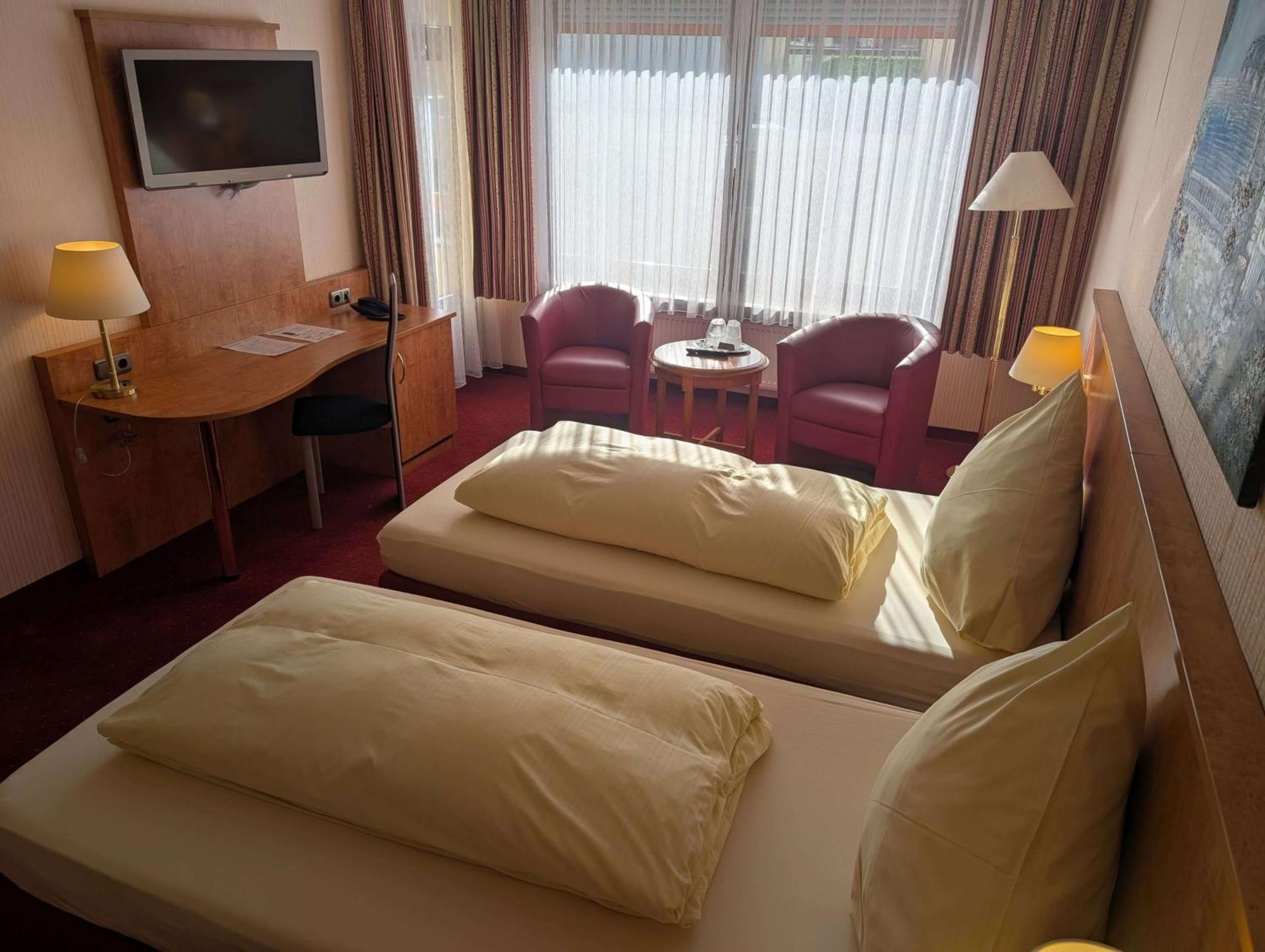 Stadthotel Аугсбург Экстерьер фото