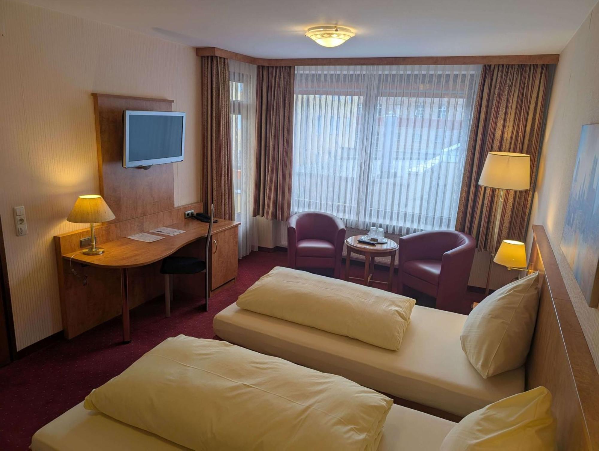 Stadthotel Аугсбург Экстерьер фото