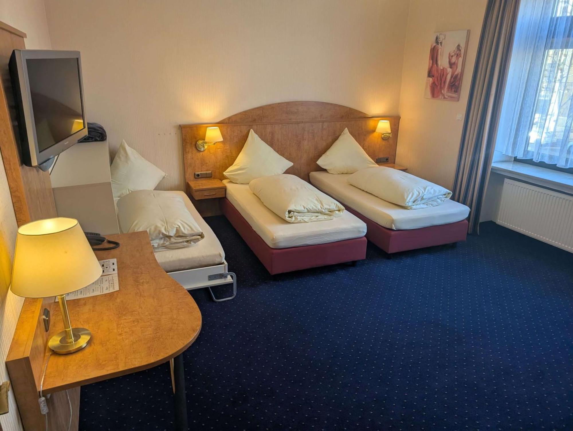 Stadthotel Аугсбург Экстерьер фото