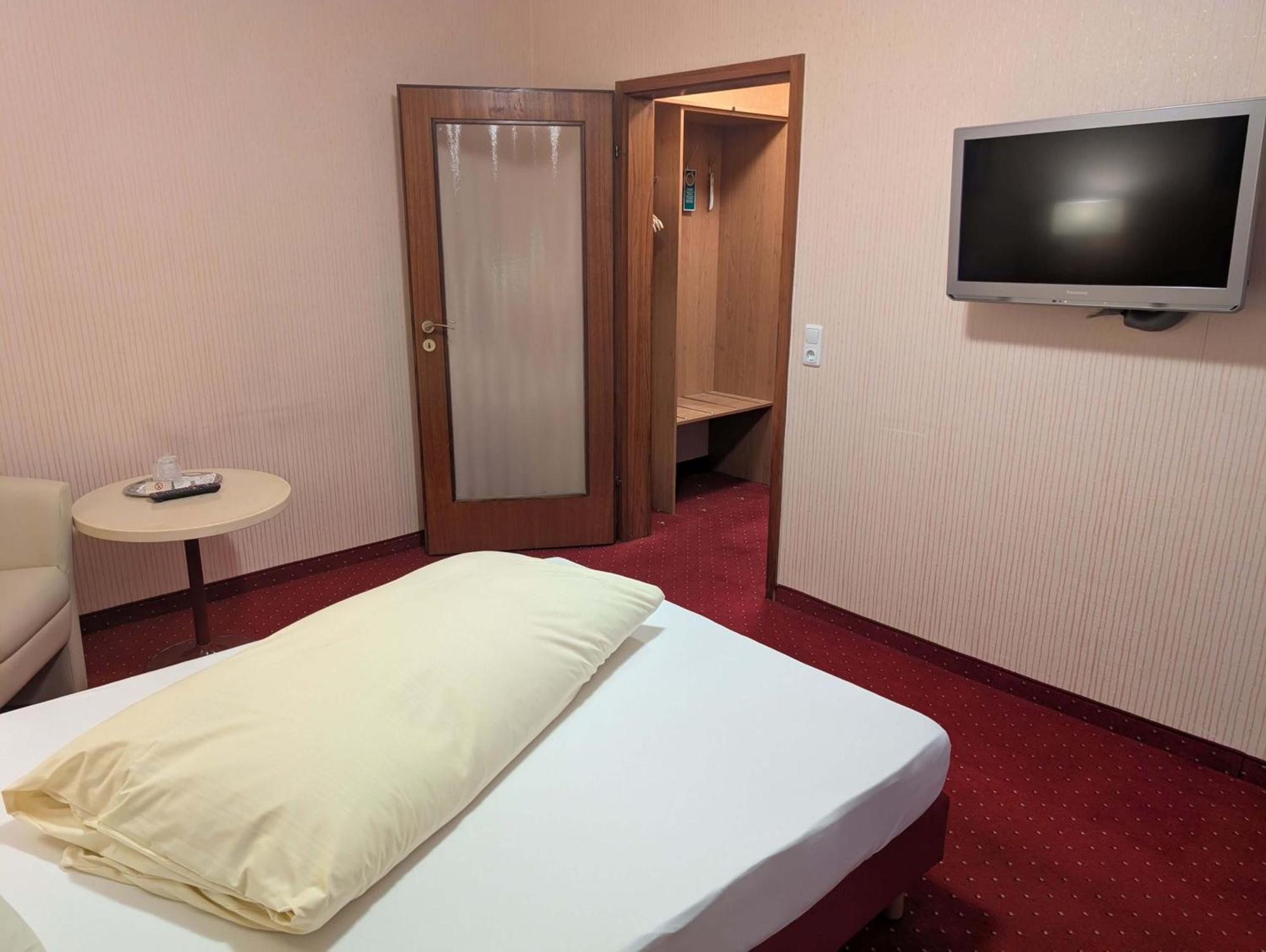 Stadthotel Аугсбург Экстерьер фото