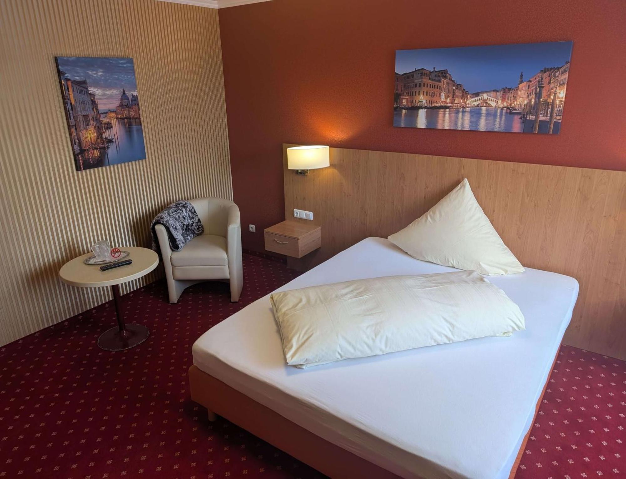 Stadthotel Аугсбург Экстерьер фото