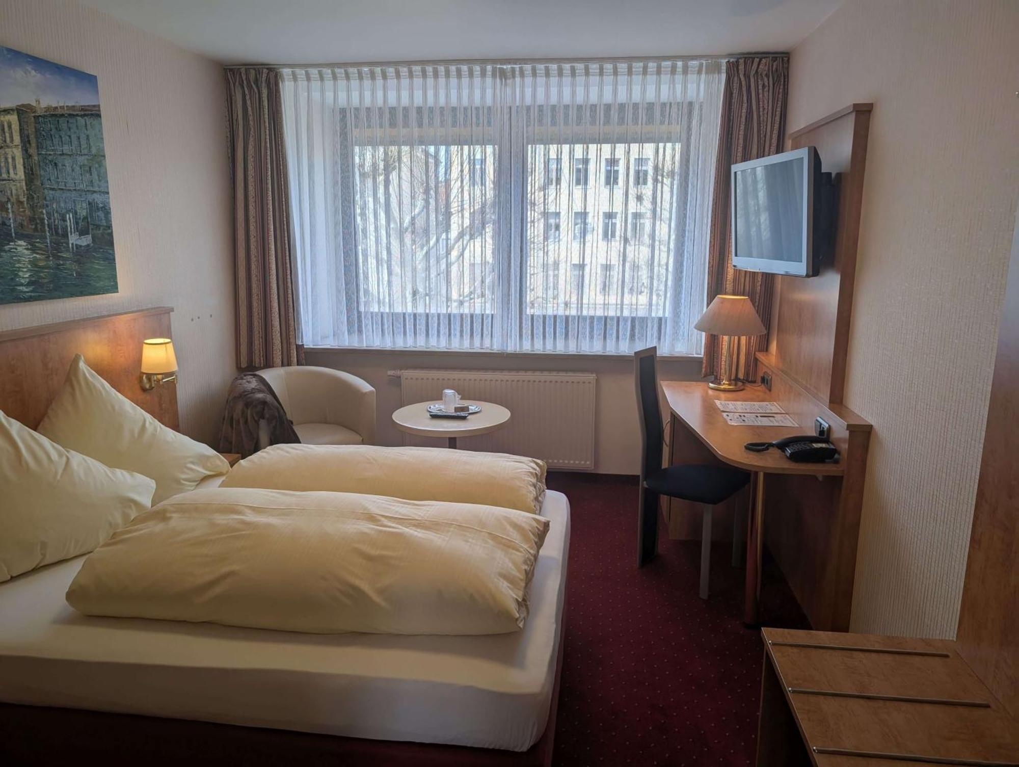 Stadthotel Аугсбург Экстерьер фото