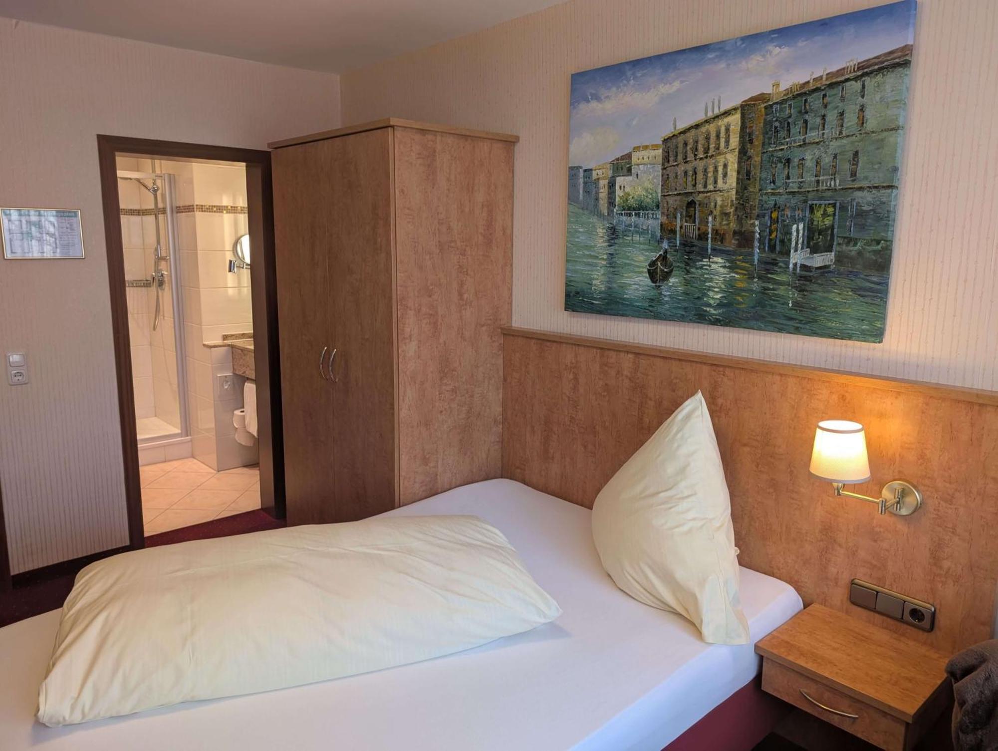Stadthotel Аугсбург Экстерьер фото