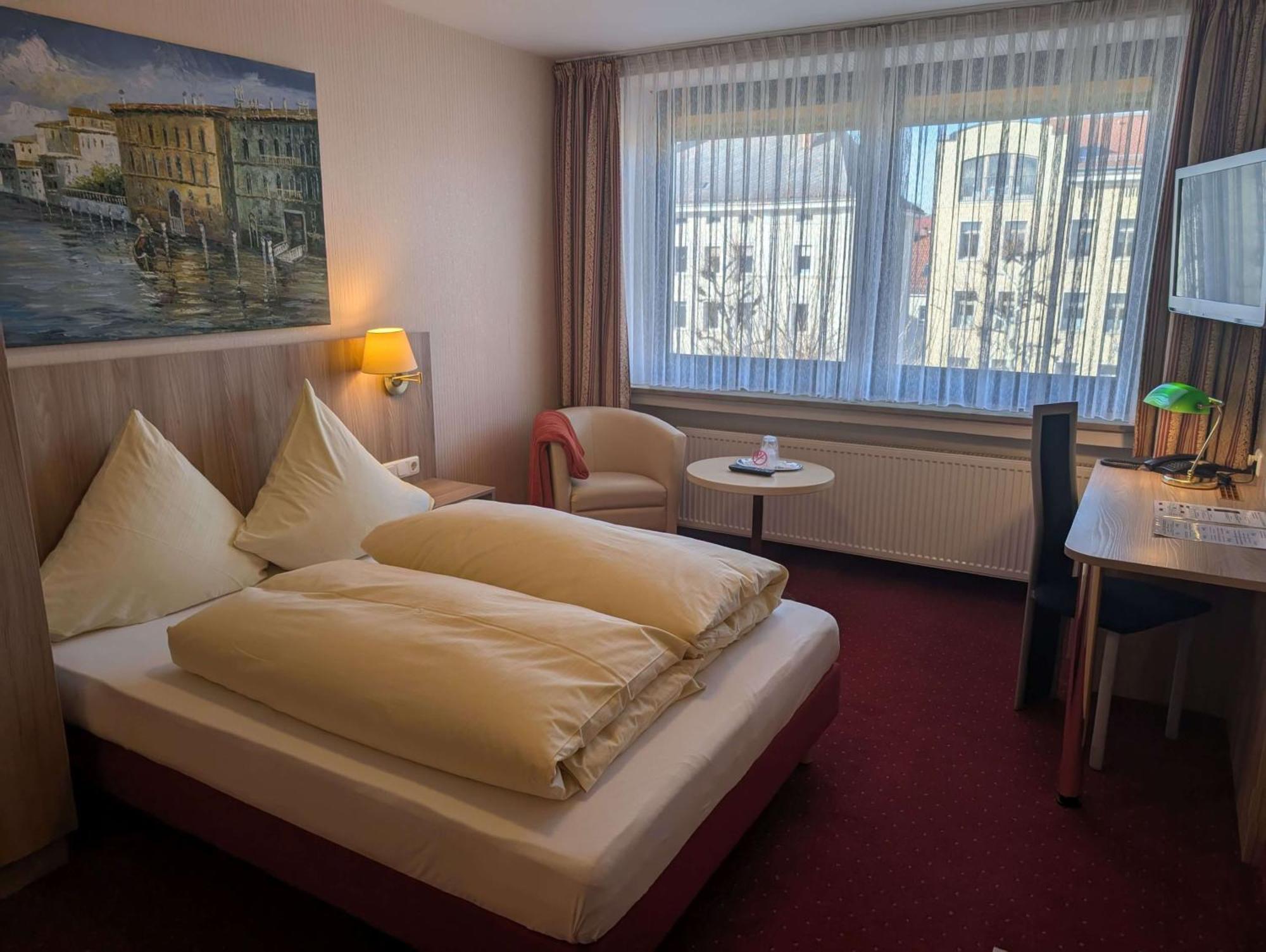 Stadthotel Аугсбург Экстерьер фото