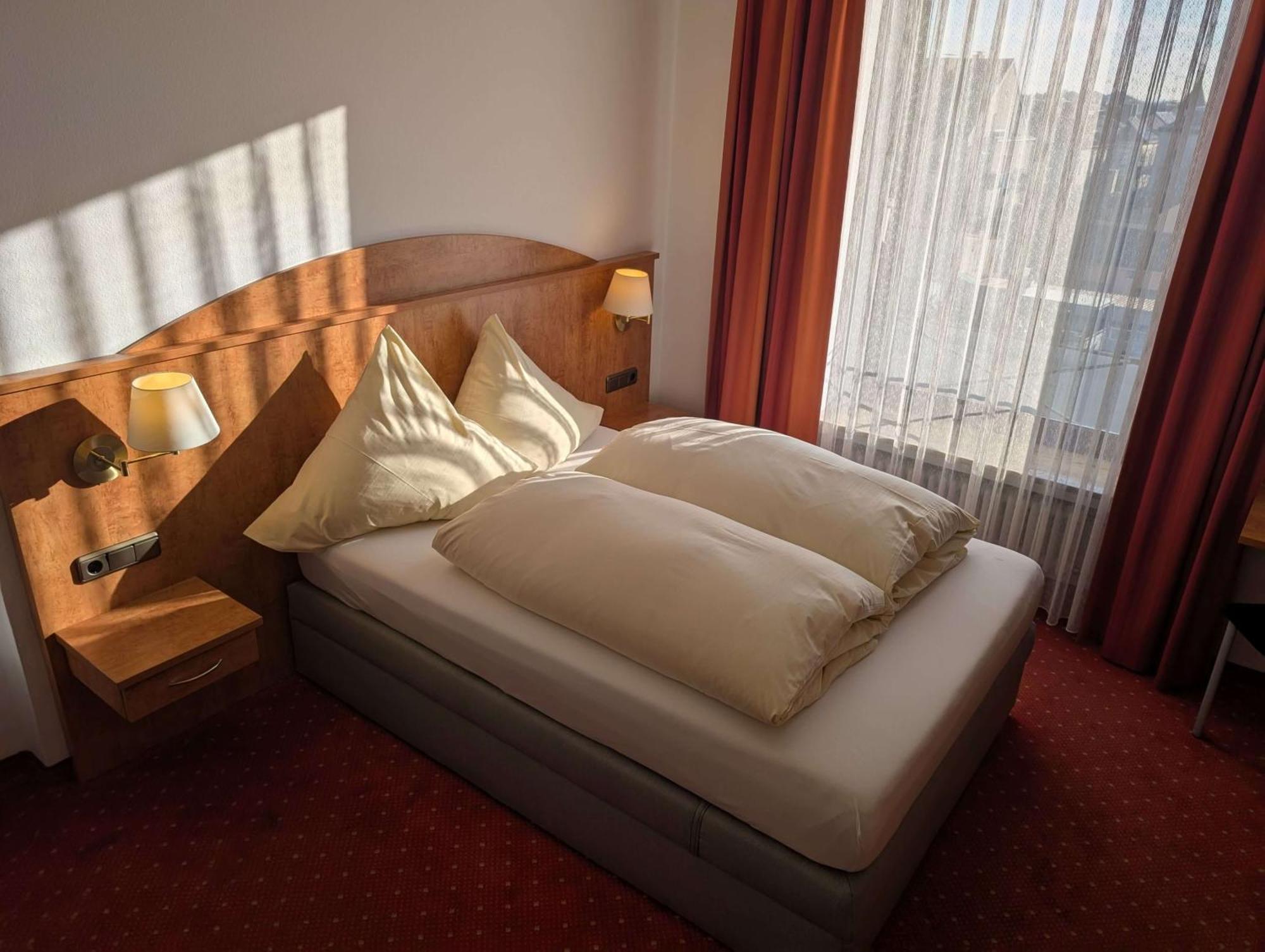 Stadthotel Аугсбург Экстерьер фото